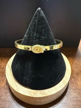 NEW Coach Faux Stone Signature C Pave Turnlock Bangle Bracelet Gold Tone